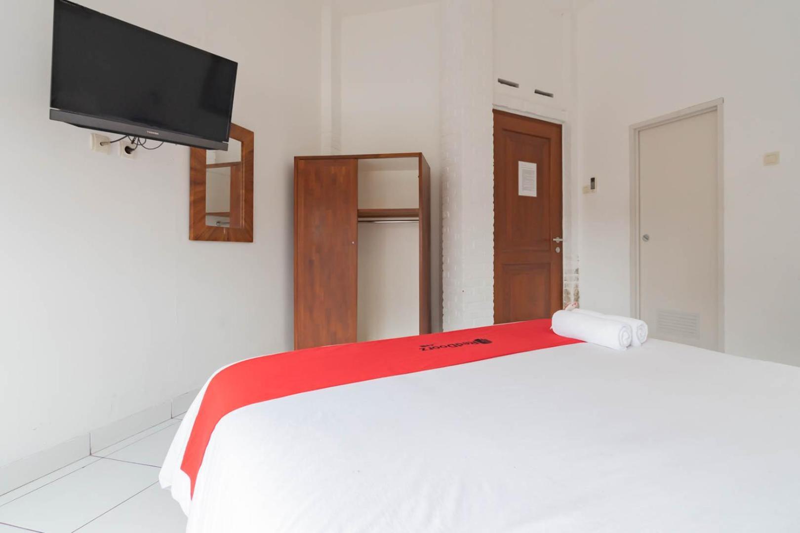 Reddoorz Plus Near Dago Pakar Bandung Exterior foto